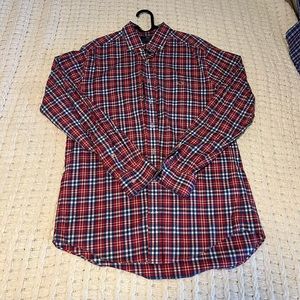 Brand: Vineyard Vines / Size: M / Casual Button Up Shirt